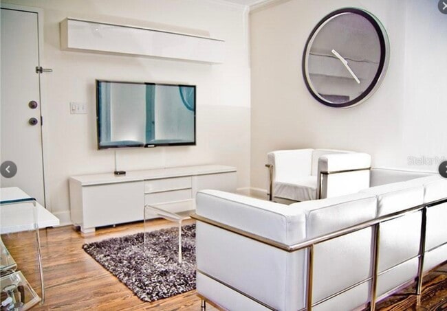 Photo - 706 E Pine St