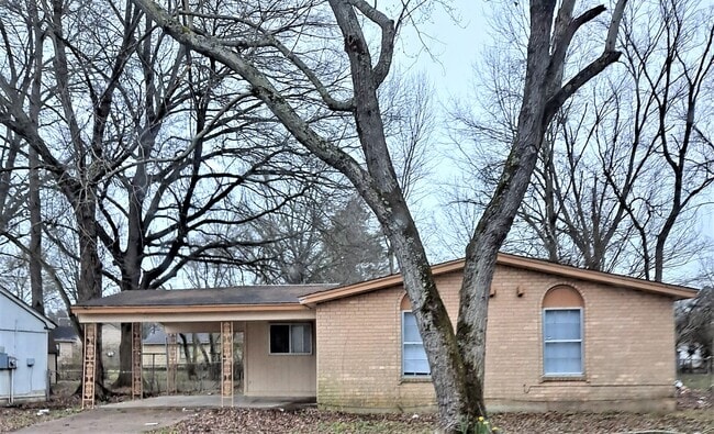 Building Photo - 3911 Ajanders Dr
