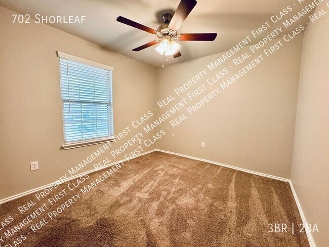Photo - 702 Shorleaf-