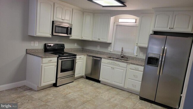 Photo - 29620 Whalen Rd