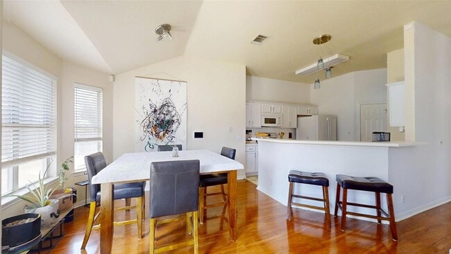 Photo - 106 Williams Way