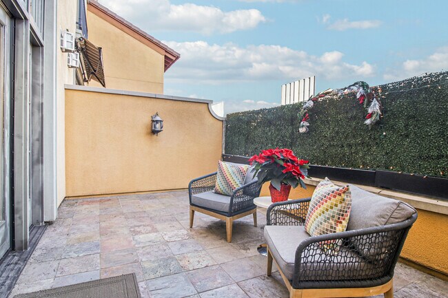 Photo - 356 Santana Row Unit 319