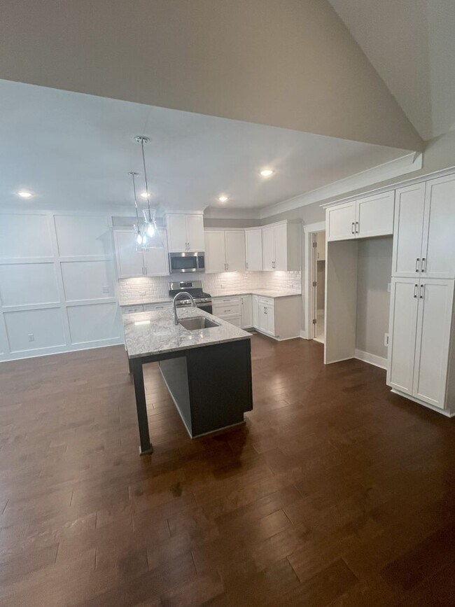 Photo - Luxury Townhouse in Summerfield NC