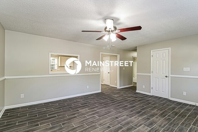 Photo - 3 Bedroom Pet-Friendly Home in Greensboro, NC with Main Street Renewal