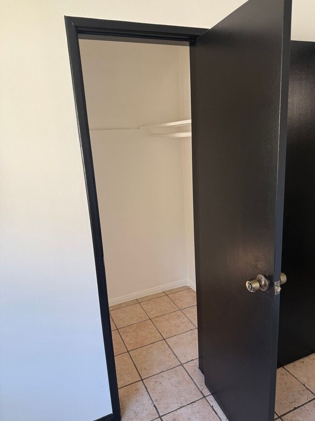 Photo - Belmont Unit 550