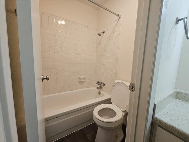 Photo - 4406 Avenue C