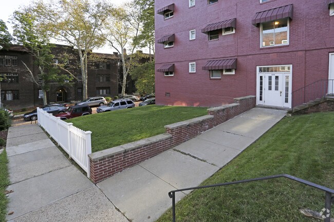 Alderson - 5858 Alderson Street