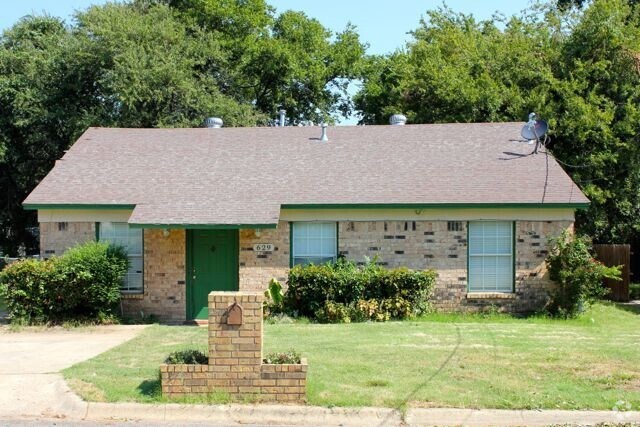 Building Photo - 629 Park Ln Rental