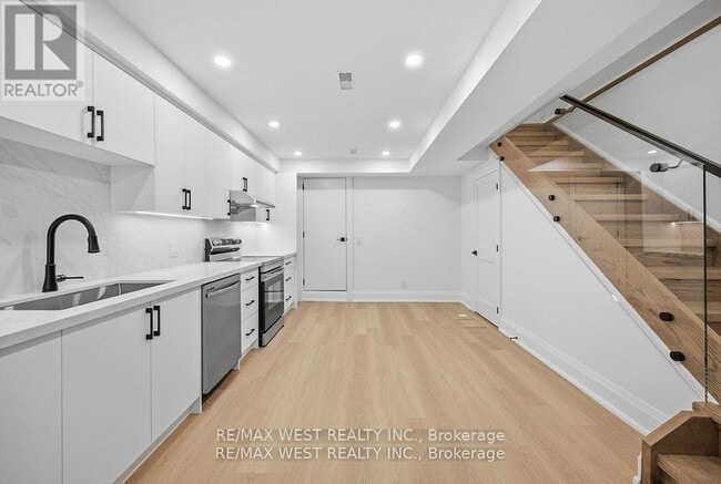 Photo - 390 St Clarens Ave