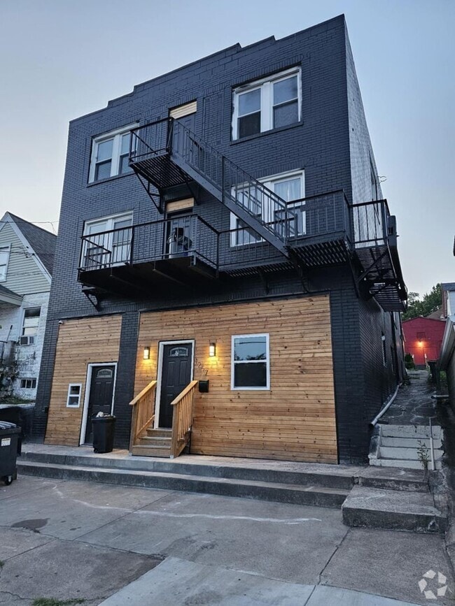 Building Photo - 1257 8th Ave Unit 1257 8th Avenue ( 4) Rental