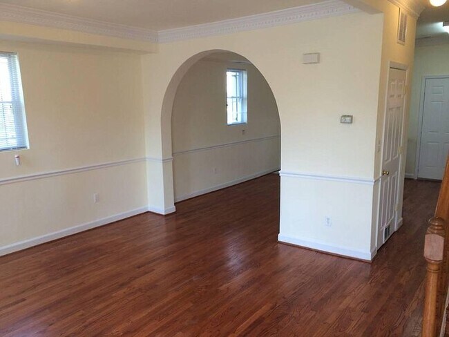 Photo - 787 Fairmont St NW