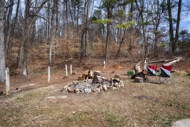 Photo - Spacious & Charming in Scottsboro!