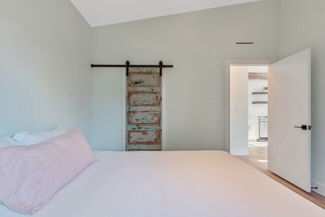 Photo - 2603 Wycliff Rd