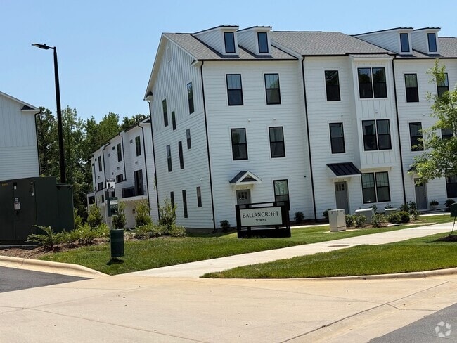 Building Photo - Brand New Townhome in Ballantyne!!