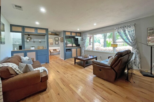 Photo - 3086 Waterford Dr