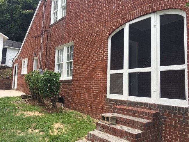 Photo - 1143 A&amp;B N Broad St. Unit 1143 N Broad, B (Lower Side Apt.)