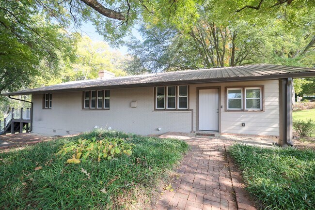 Photo - Charming 3 Bedroom with New Renovations!