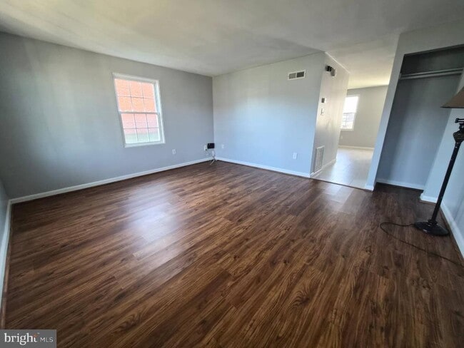 Photo - 7948 Eastdale Rd