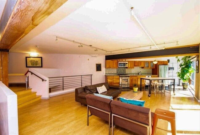 Photo - 18 Lansing St