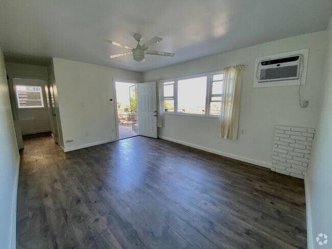 Building Photo - 1039 Glen Arbor Ave Rental
