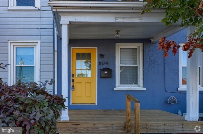 Building Photo - 2-1024-AP2 N Duke St Rental