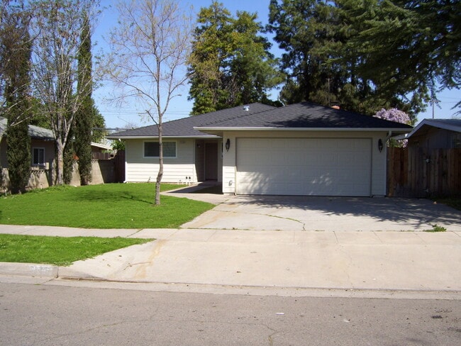 Recently remodeled home offering many upda... - Recently remodeled home offering many upda...