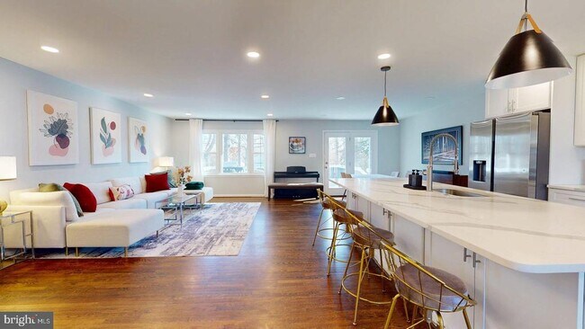 Photo - 4707 Holborn Ave