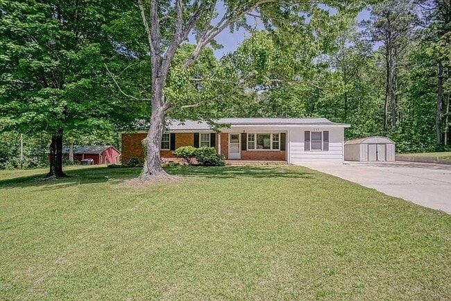 Building Photo - Charming 3BD, 1.5BA Garner Home Near White Oak Crossing