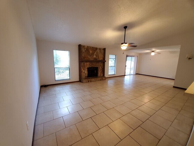 Photo - Spacious 3 bedroom/2bath/2 car garage in Lake Sarasota - Coming February