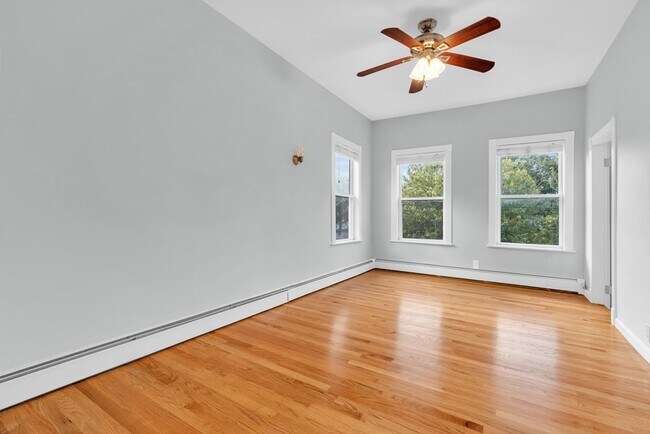 Photo - 2 Kemp St Unit 2
