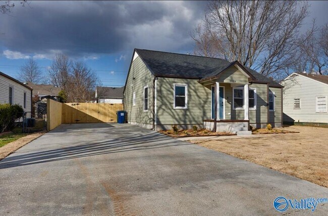 Photo - 3904 Cypress Ave SW