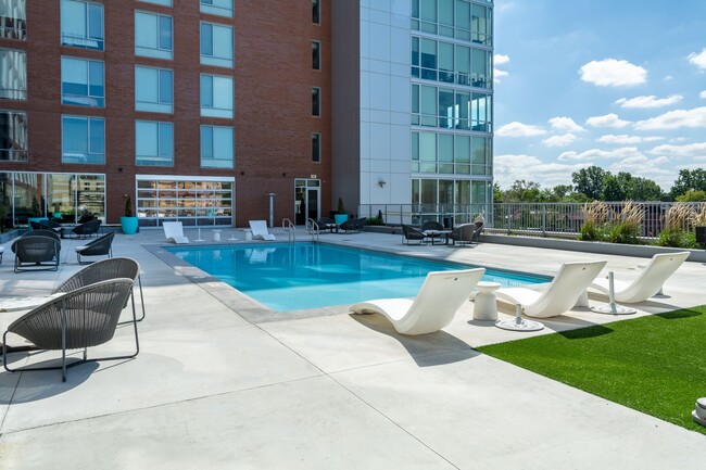 Building Photo - Everly on the Loop Rental