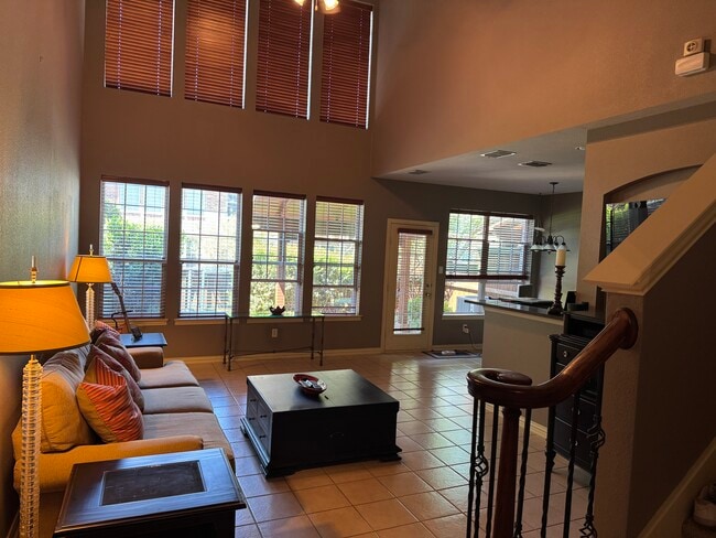 Photo - 1809 Branch Trl