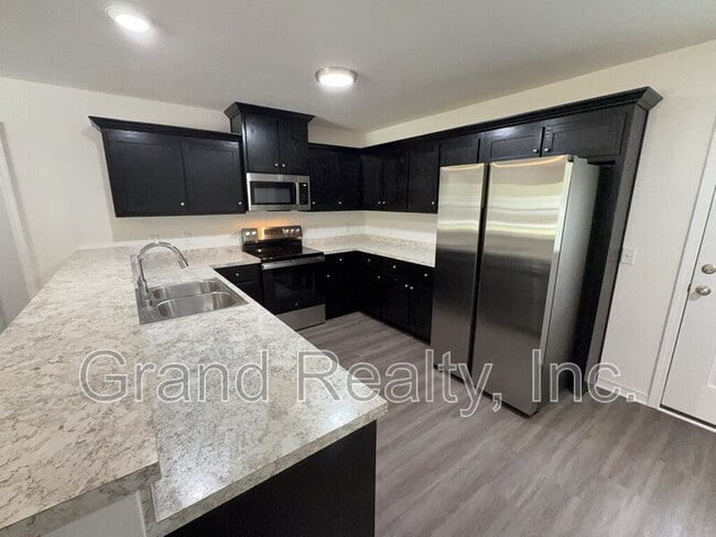 Photo - 5206 McCallister St