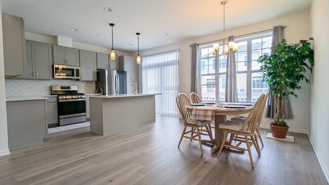 Photo - 232 Timberleaf Cir