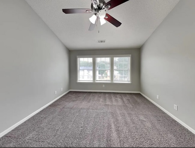 Photo - 3050 Donamire Ave NW