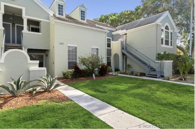 Building Photo - 1205 Crystal Way Unit G