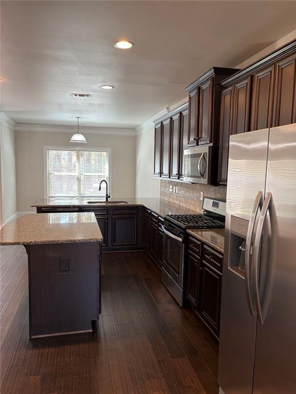 Photo - 410 Live Oak Pass