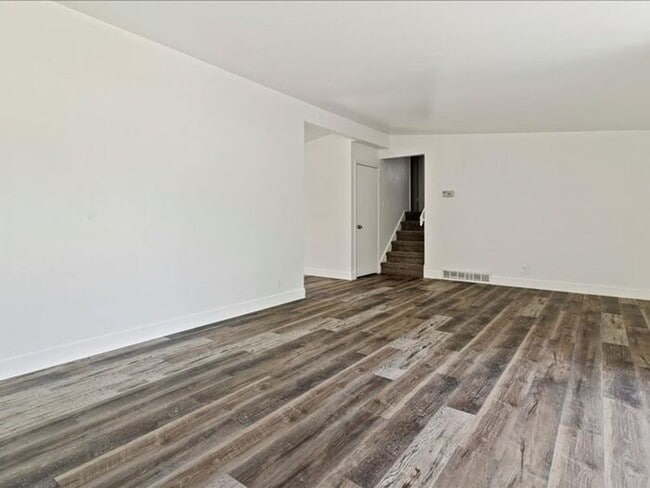 Photo - Murray beautiful 4 bed 2.5 bath family home