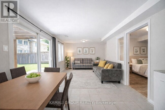 Photo - 149 Silver Maple Rd