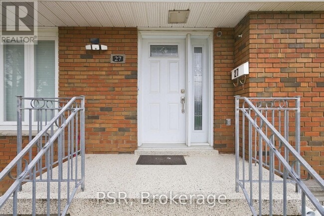 Photo - 27 Kingsview Blvd