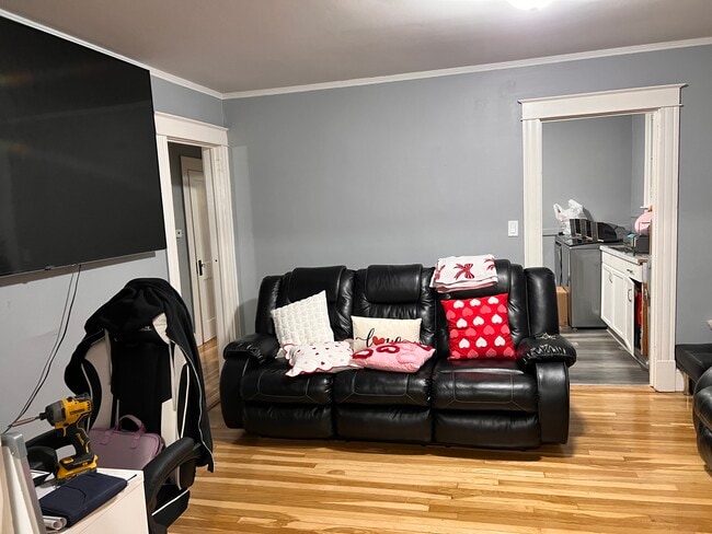 Photo - 118 Divinity St