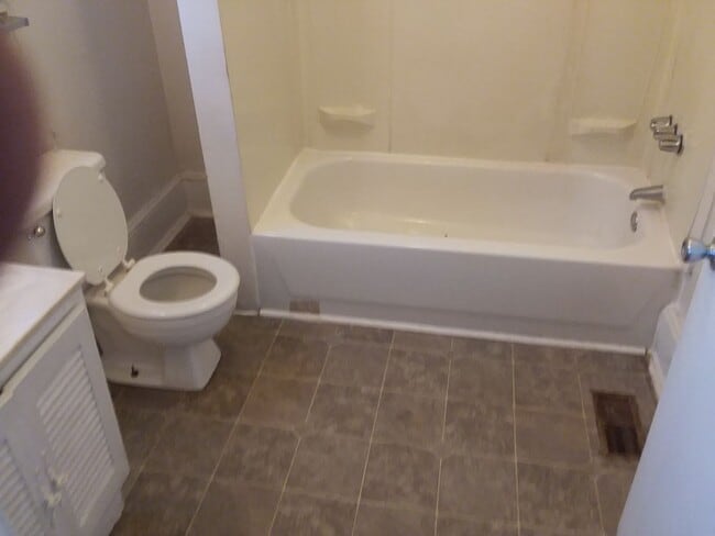 Building Photo - 216 Patton Ave NW Unit #1