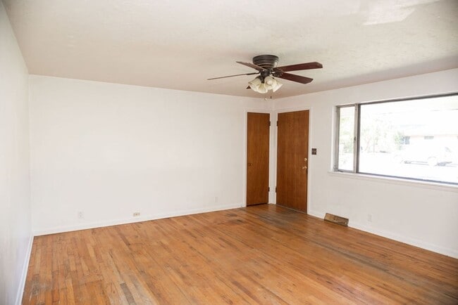 Photo - Charming 4 Bedroom, 1.75 Bath Brick Ranch Near Old Town!