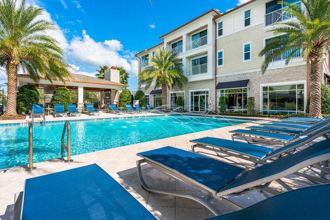 Marq Highland Park Pool Deck - The Marq Highland Park Apartments