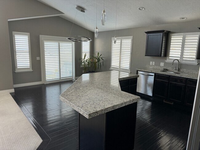 Photo - 6288 Peten Way S