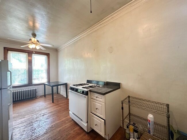 Photo - 4830 W Addison St Unidad S3