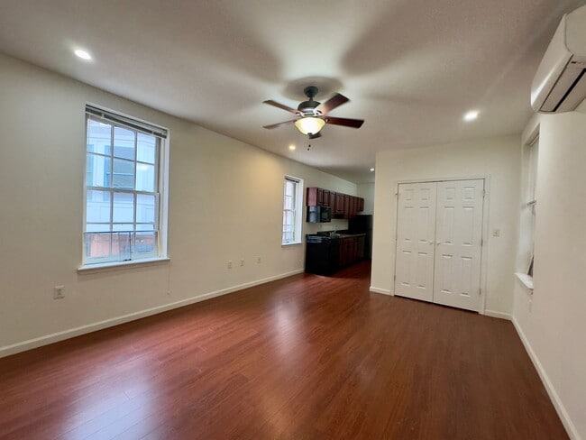 Photo - 21 E Eager St