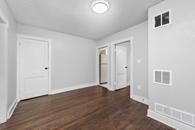 2805 CHARLOTTE