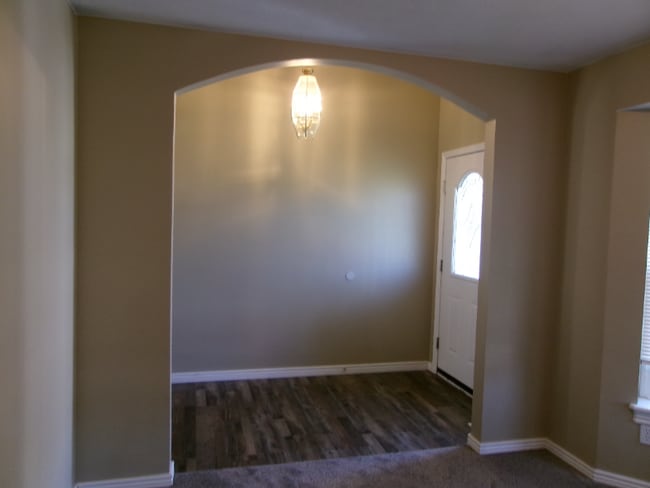 Photo - 4091 1100 W